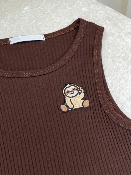 تاپ گلدوزی