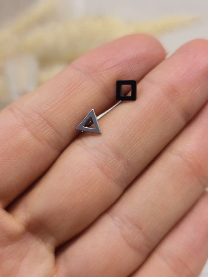 پیرسینگ گوش دایره مثلث