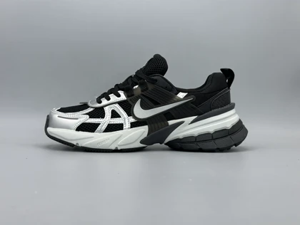 کتانی نایکی وی 2 کی ران مشکی طوسی نقره ای/Nike v2k