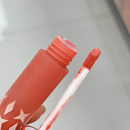 رژ لب مایع Kiss Beauty مدل مات