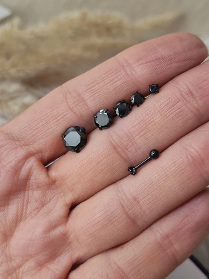 پیرسینگ گوش تک نگین مشکی