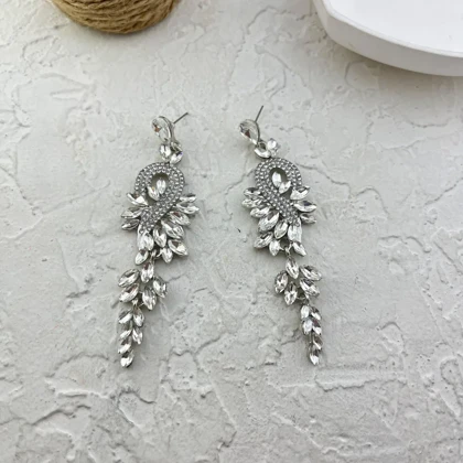 گوشواره آویز مجلسی زنانه مدل الاریس طرح جواهری نگین‌دار