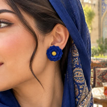 گوشواره زنانه مدل فلورا طرح گل آبی