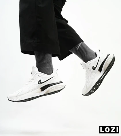 کفش کتانی مردانه سفید مشکی Nike air max pluse
