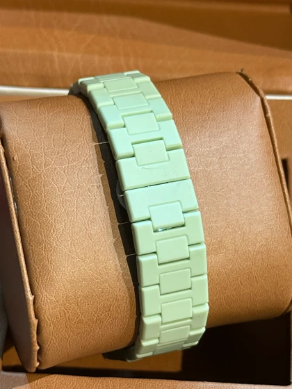 ساعت اسپرت طرح دیاموند سبز پسته ای