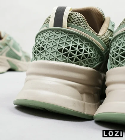 کفش کتانی مردانه و زنانه سبز کرم NIKE vaporfly 3 green
