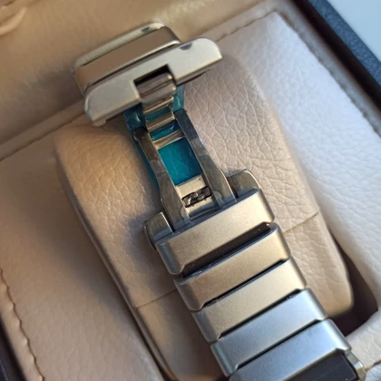 ساعت مچی اسپرت بند پلیمر سیلور قفل پروانه‌ای +جعبه و باطری