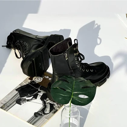 نیم بوت زنانه استرادیواریوس مدل Stradivarius-Flat-Ankle-Boots-BT10