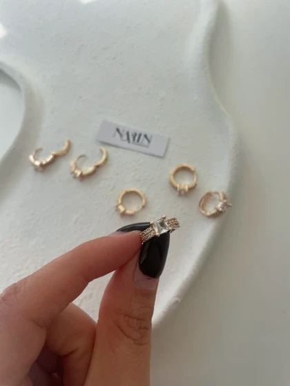 گوشواره حلقه‌ای نگین‌دار