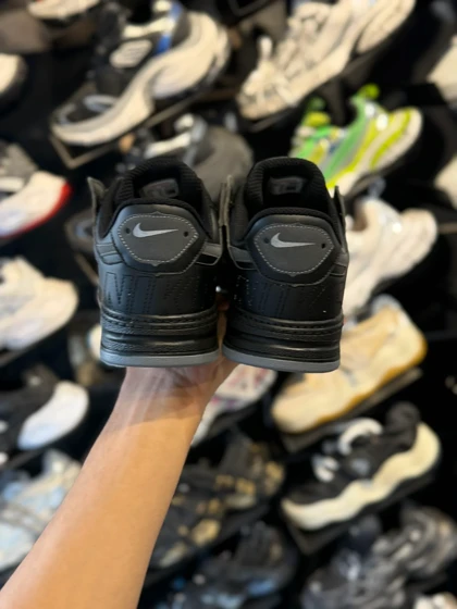 کتانی مردانه نایک اس بی