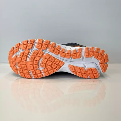 کفش راحتی مردانه بروکس مدل گاست Ghost طوسی تیره