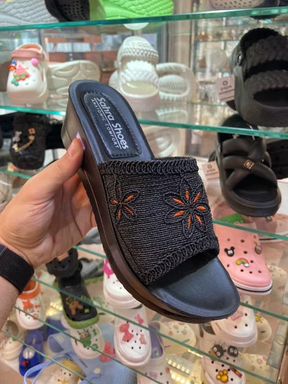 صندل طبی زنانه صحرا مدل فلاور مشکی