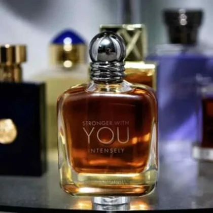 ادو پرفیوم مردانه جورجیو آرمانی (Giorgio Armani) مدل Emporio Armani Stronger With You Intensely حجم 100 میلی‌لیتر