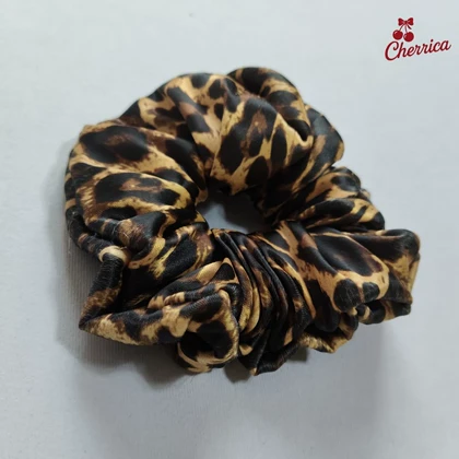 کش اسکرانچی ساتن سایز بزرگ طرح پلنگی کد 9