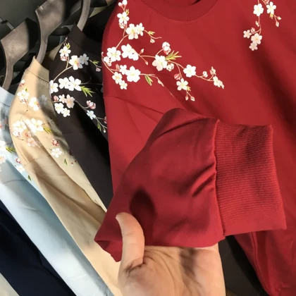 بلوز دورس زنانه طرح سرشانه گل‌دار چاپی
