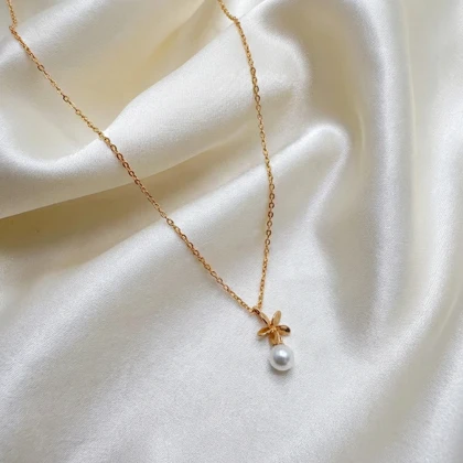 گردنبند ژوپینگ مدل «شکوفه و شبنم» | رقص گل طلایی با آویز مروارید