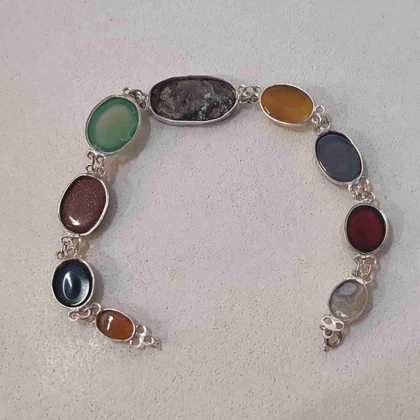 دستبند نقره ام البنین کد1(9 سنگ)