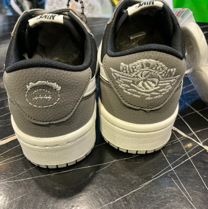 کتانی NIKE travis scott طوسی سفید