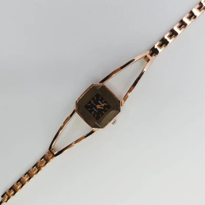 ساعت مچی زنانه مجلسی EHHE نگین‌دار با موتور کوارتز