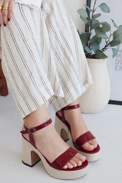 کفش پاشنه‌بلند کلاسیک زنانه polka-store polka-store