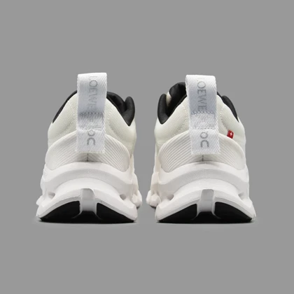آن رانینگ کلودتیلت لوئیوی 2 سفید مشکی On Runing Cloudtilt Loewe 2 White Black