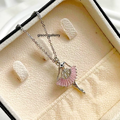 گردنبند بالرین نگین‌دار