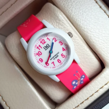 ساعت مچی بچگانه Q&Q ضد آب بند صورتی طرح پروانه دار
