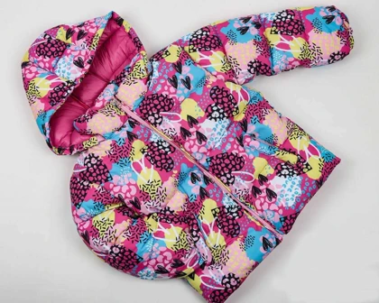 کاپشن طرح عشق دخترانه کلاهدار