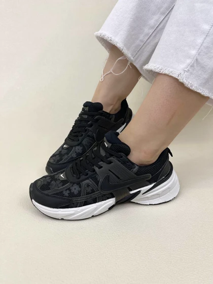 1325 کتانی زنانه نایک وی تو کی طرح گل‌دار nike v2k Flowers Run Womans
