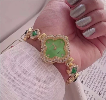 ساعت مجلسی زنانه کوارتز صفحه سبز