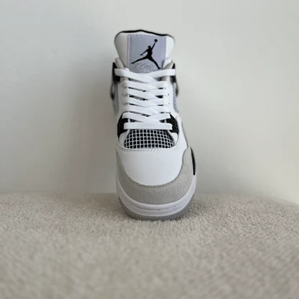 جردن 4 سفید-طوسی