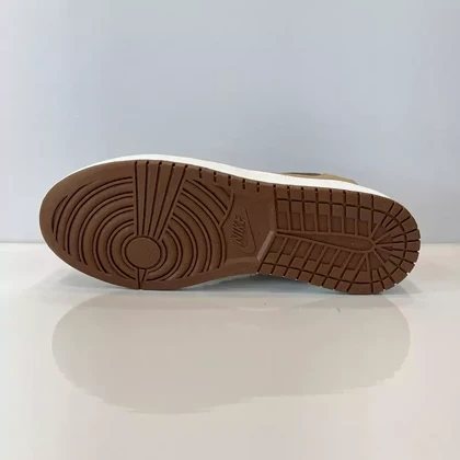 کفش روزمره نایک تراویس اسکات با بند اضافی سفید قهوه ای کیفیت عالی