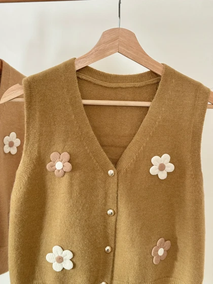 وست بافت گل‌دار کد 3