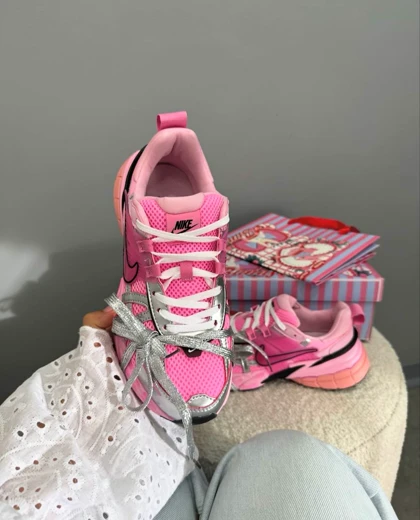 کتانی نایکی وی تو کی کاستوم صورتی Nike V2K pink silver run runtekk
