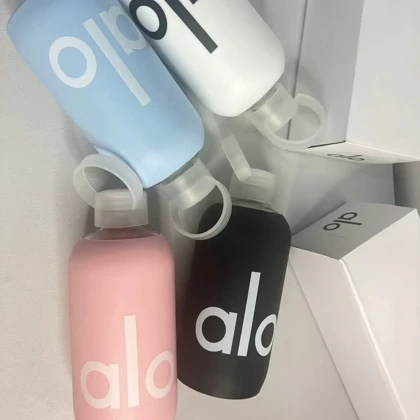 قمقمه آب شیشه‌ای الو یوگا Alo Yoga