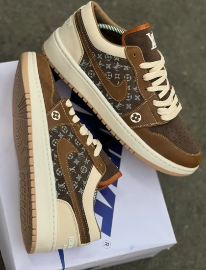 کتانی جردن وان لوویتون کرم قهوه ای