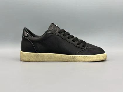 کتانی گلدن گوس بال استار چرم مشکی سفید مشکی/Golden Goose Ball star