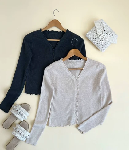 ژاکت بافت یقه 7 جلو دکمه کد 2411