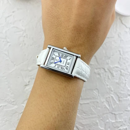 ساعت مچی زنانه با طرح فلورا، ظرافت در دستان شما