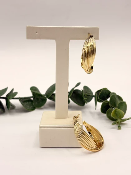 گوشواره حلقه‌ای طلایی طرح موج رنگ ثابت