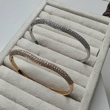 بنگل ژوپینگ مدل دفرمه نگین‌دار کد 4679