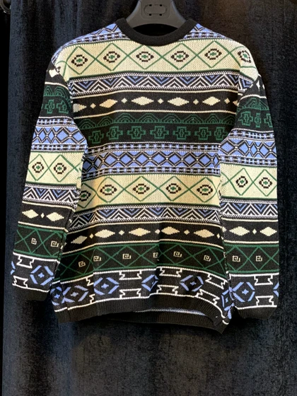 پلیور بافتنی وینتیج رنگ سبز و کرم و ابی طرح سنتی ایرانی فوق‌العاده شیک باکسی