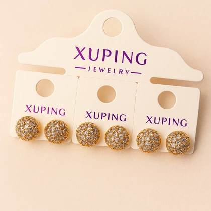 گوشواره طلایی نگین‌دار | طراحی کروی درخشان و خاص