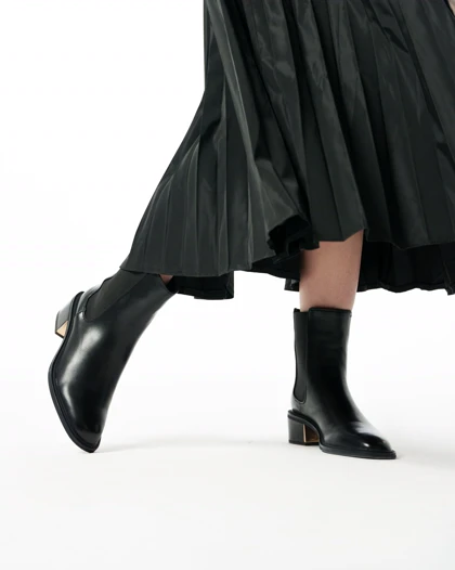 نیم بوت زنانه استرادیواریوس مدل Stradivarius Ankle Boots - BTB50