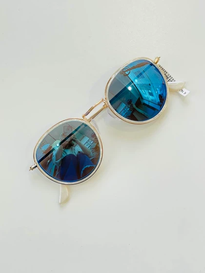 عینک گرد دور صدفی