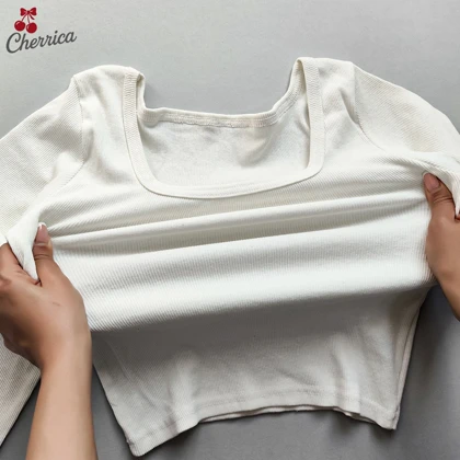 کراپ آستین بلند یقه خشتی سفید