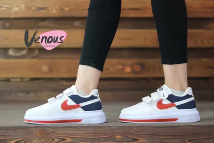 کتانی NIKE چسبی