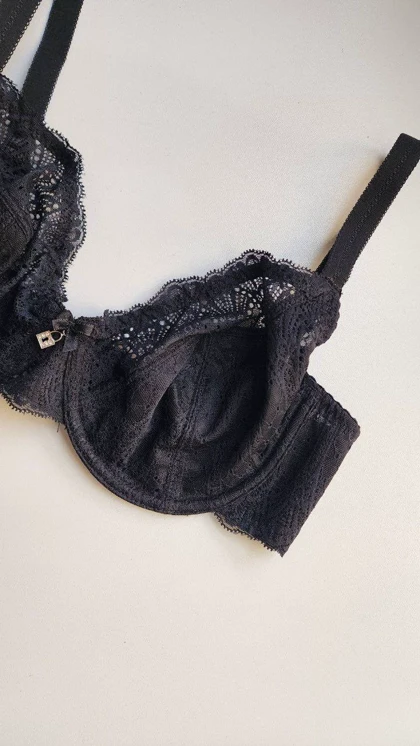 سوتین فنردار بدون ابر SHANDERMAN کد: 2454