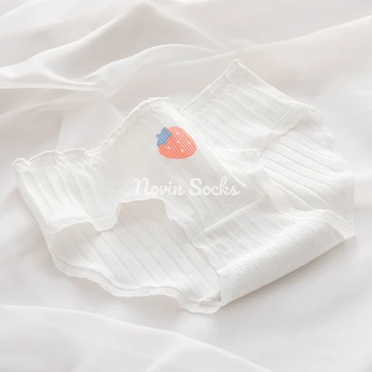 شورت طرح Sweet strawberry (سایز 38 الی 42)