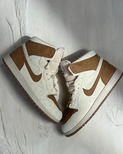 کتانی دو نایک ساق‌دار کرم  کد 1200124